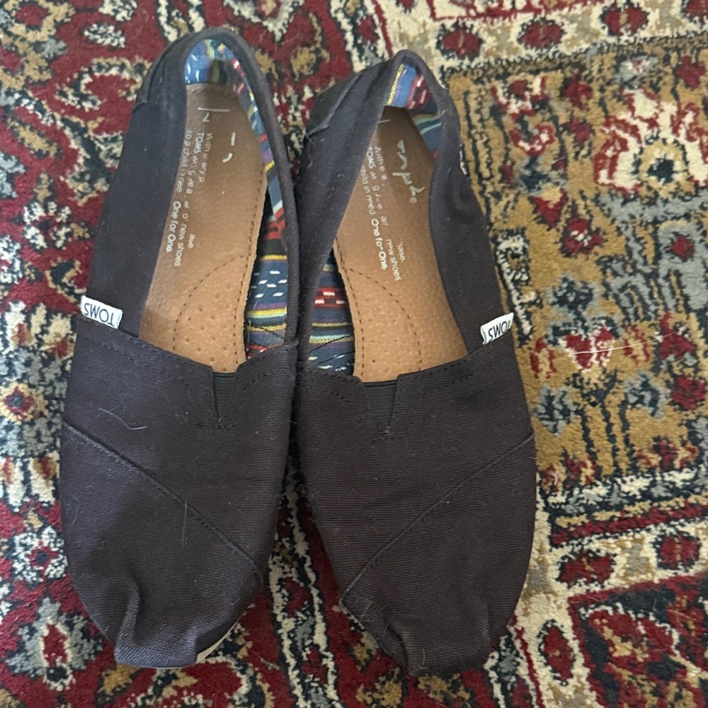 TOMS Women’s Black Slip-On Shoes